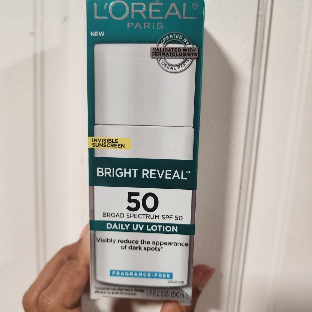 L'Oreal Paris Bright Reveal Broad Spectrum Daily SPF 50 UV